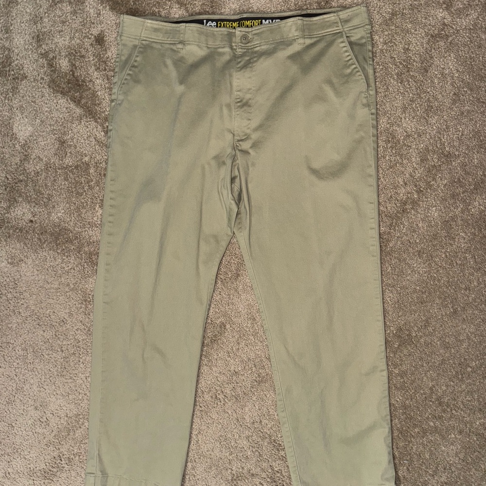 Men's Khaki Pants 46x32 Lee’s Extreme Comfort MVP